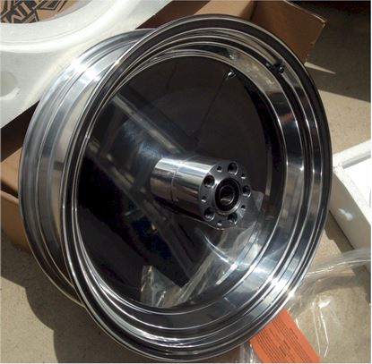 Picture of Wheel - Solid Smoothie 18 X 8.5 - Chrome